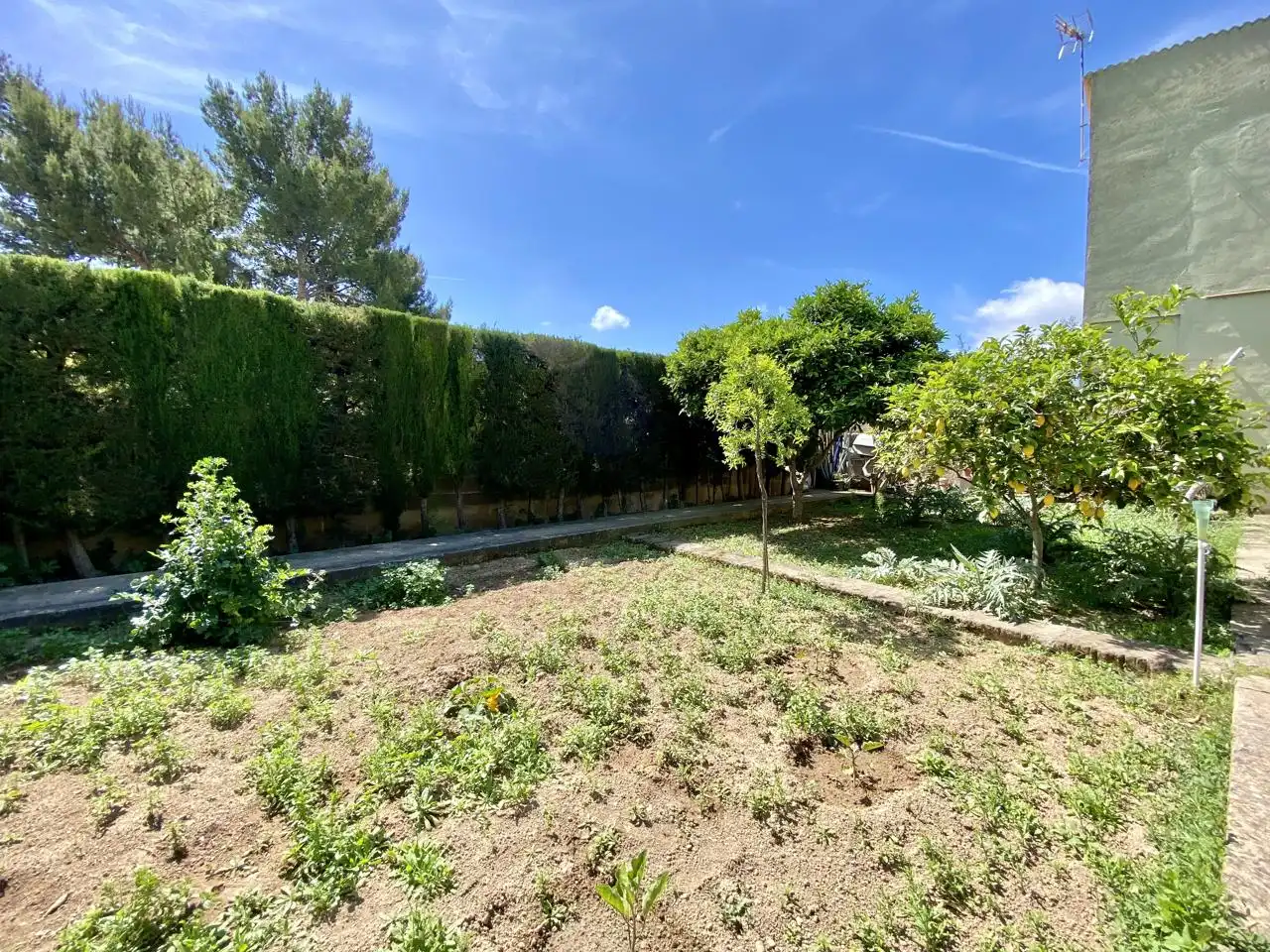 Haus oder Chalet zum Verkauf in  Palma de Mallorca mit Privatgarten, Terrasse und Abstellraum
