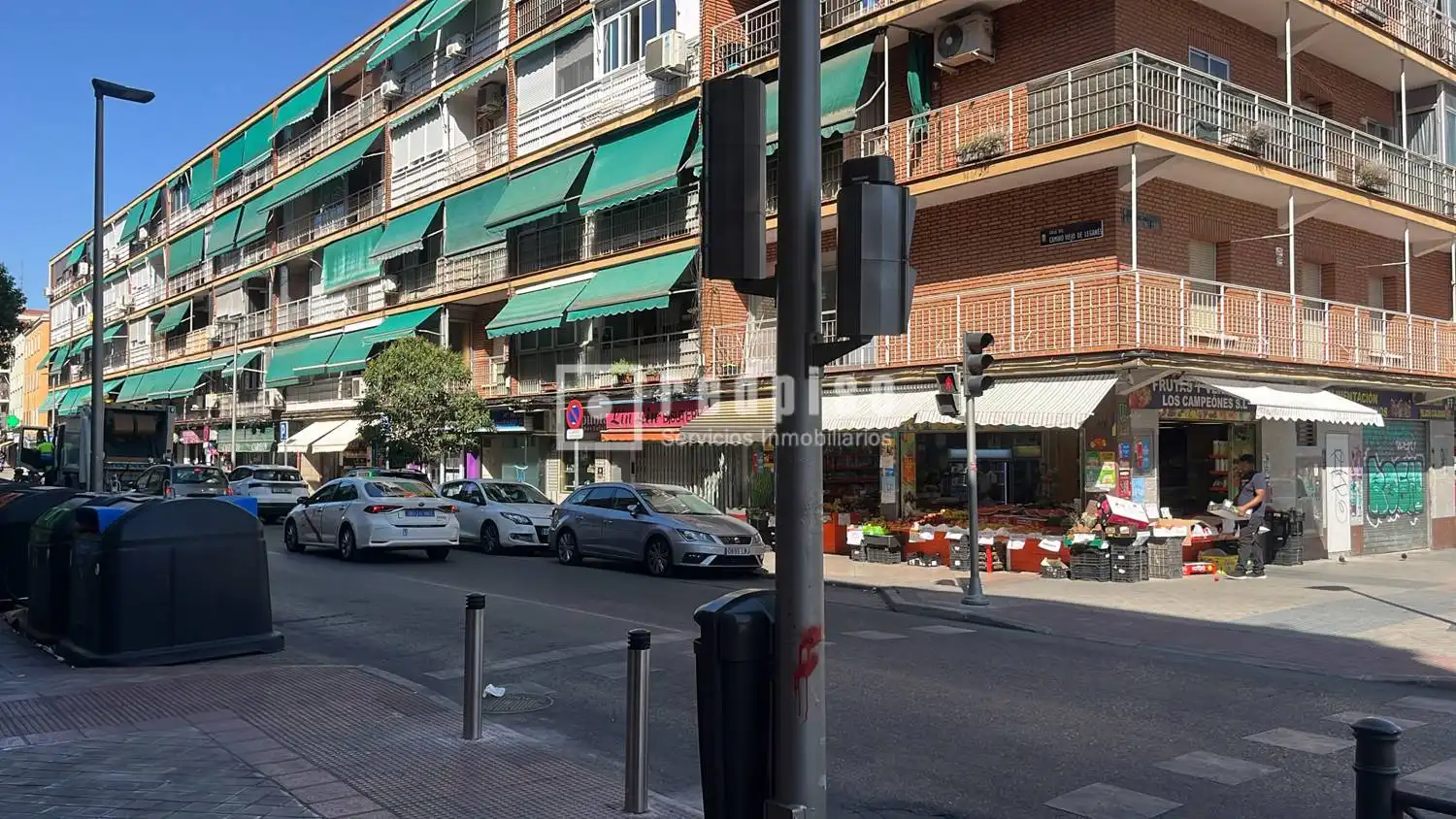 Vista exterior de Local en venda en Madrid