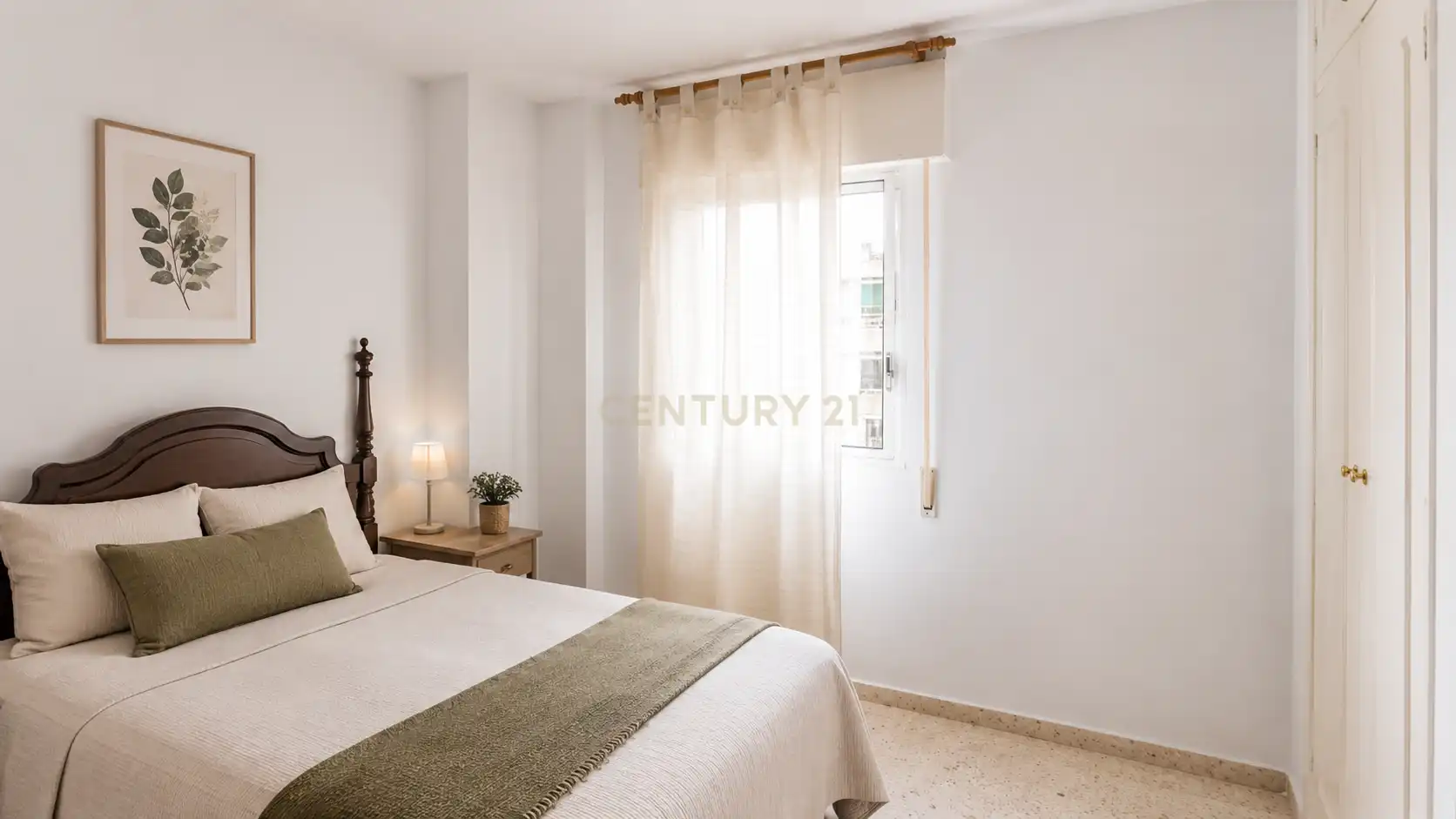 Habitación de Piso en venta en Benalmádena con Horno y Balcón