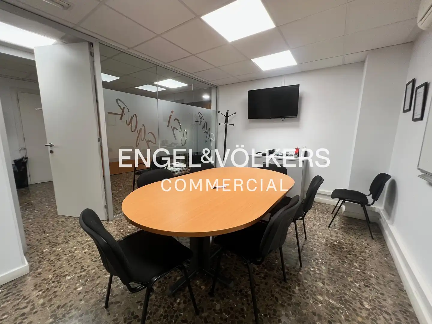 Office for sale in Barcelona  with Air Conditioner and Furnished
