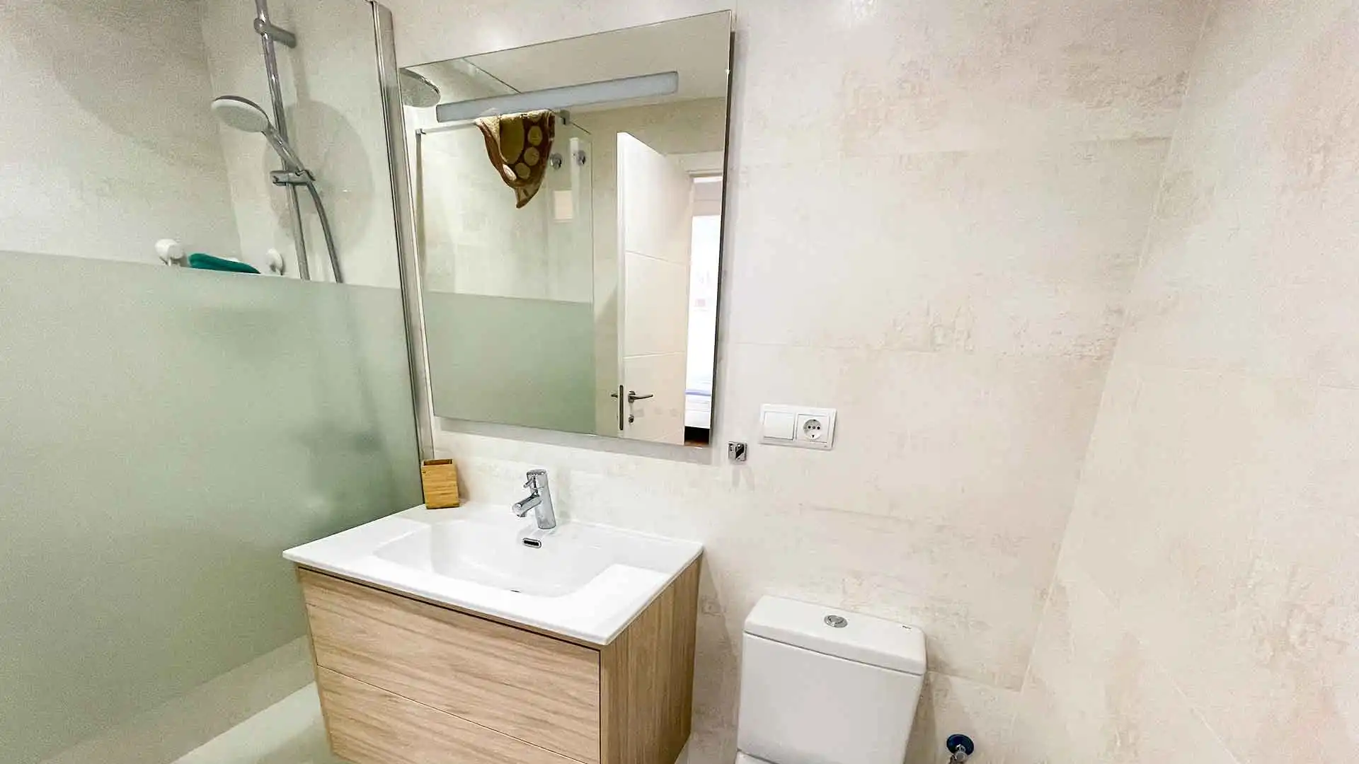 Bathroom of Apartments for rent in Marbella  with Air Conditioner, Terrace and Storage room