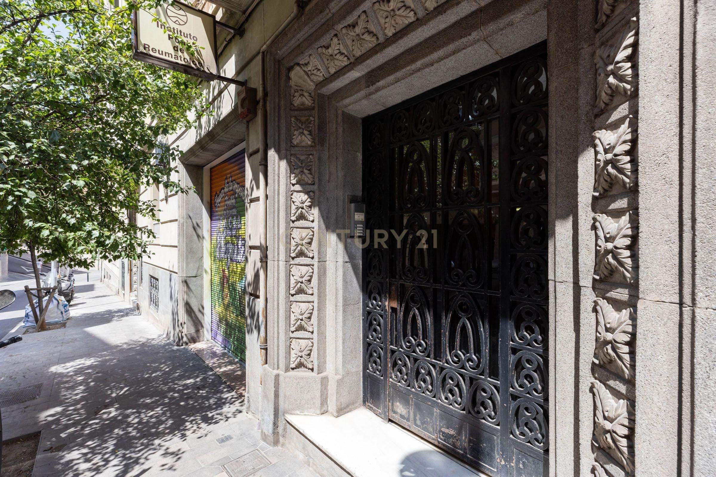 Vista exterior de Piso en venta en  Barcelona Capital
