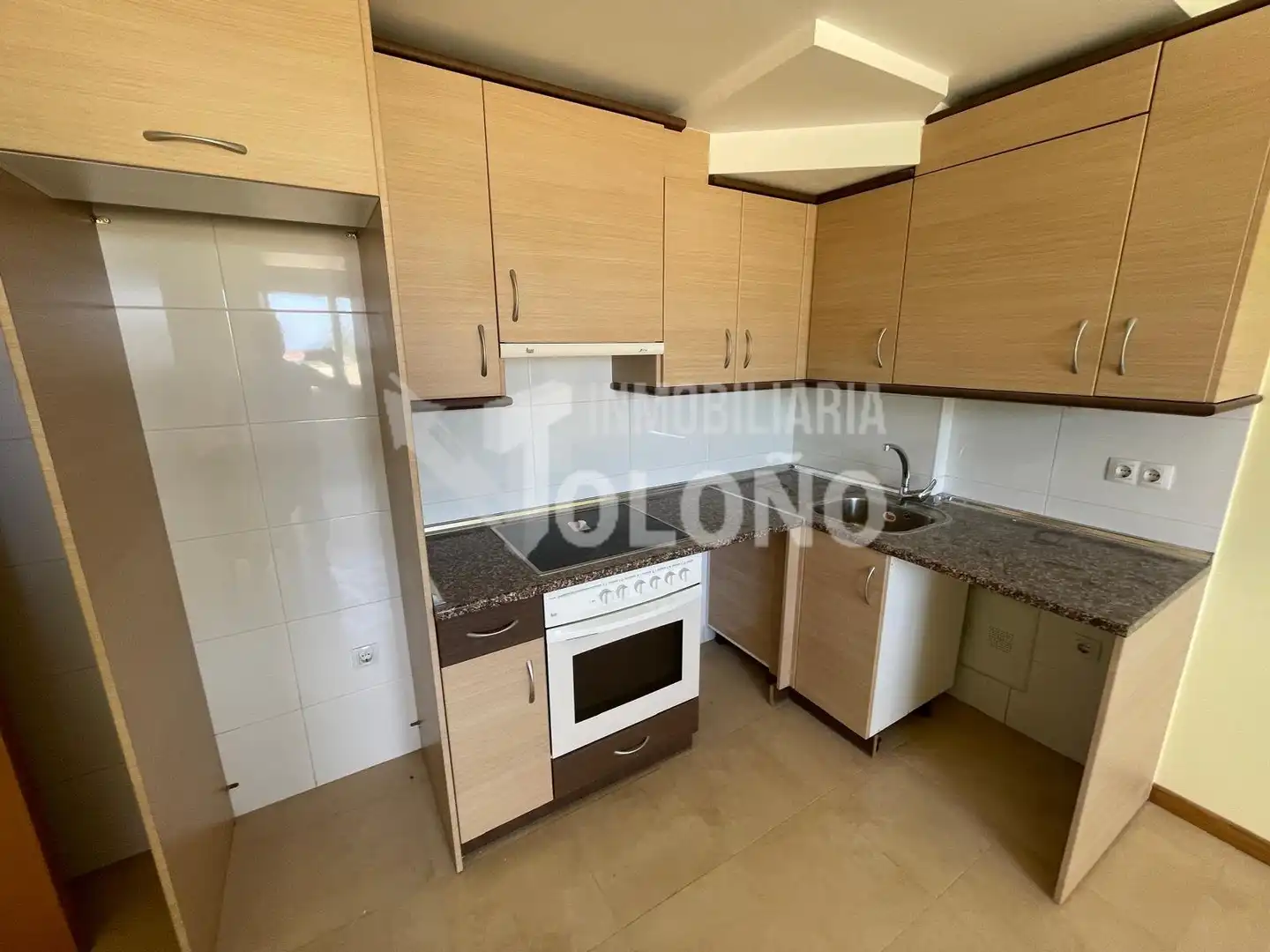 Cocina de Dúplex en venta en Castañares de Rioja con Calefacción, Terraza y Trastero