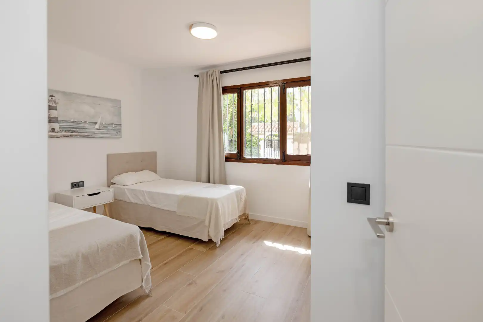 Bedroom of Ground floor for sale in Marbella  with Air Conditioner, Terrace and Community pool
