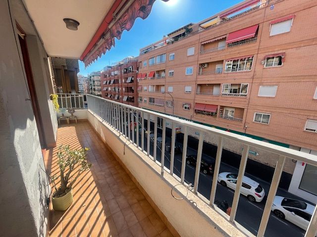Exterior view of Flat for sale in Alicante / Alacant  with Terrace, Furnished and Balcony