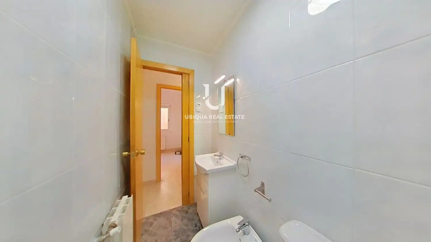 Badezimmer von Wohnung zum Verkauf in Sant Feliu de Llobregat mit Heizung und Ofen