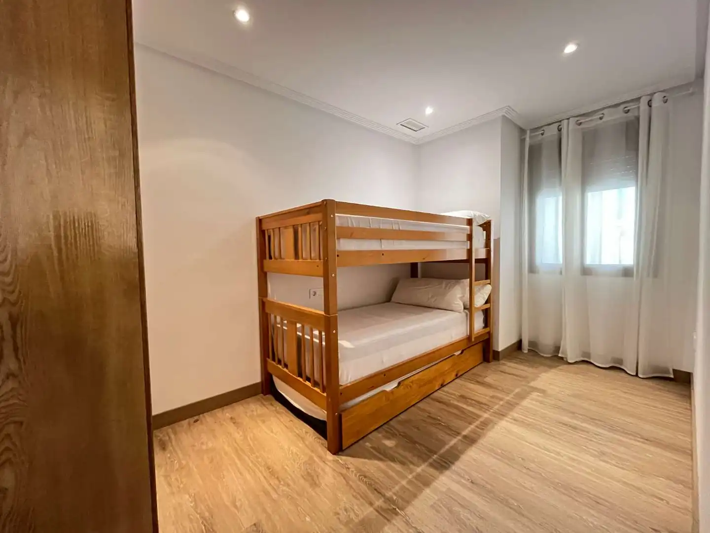 Habitación de Apartamento en venta en San Pedro del Pinatar con Aire acondicionado, Piscina y Amueblado