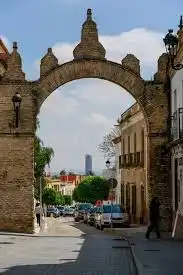 Vista exterior de Edifici en venda en Sevilla