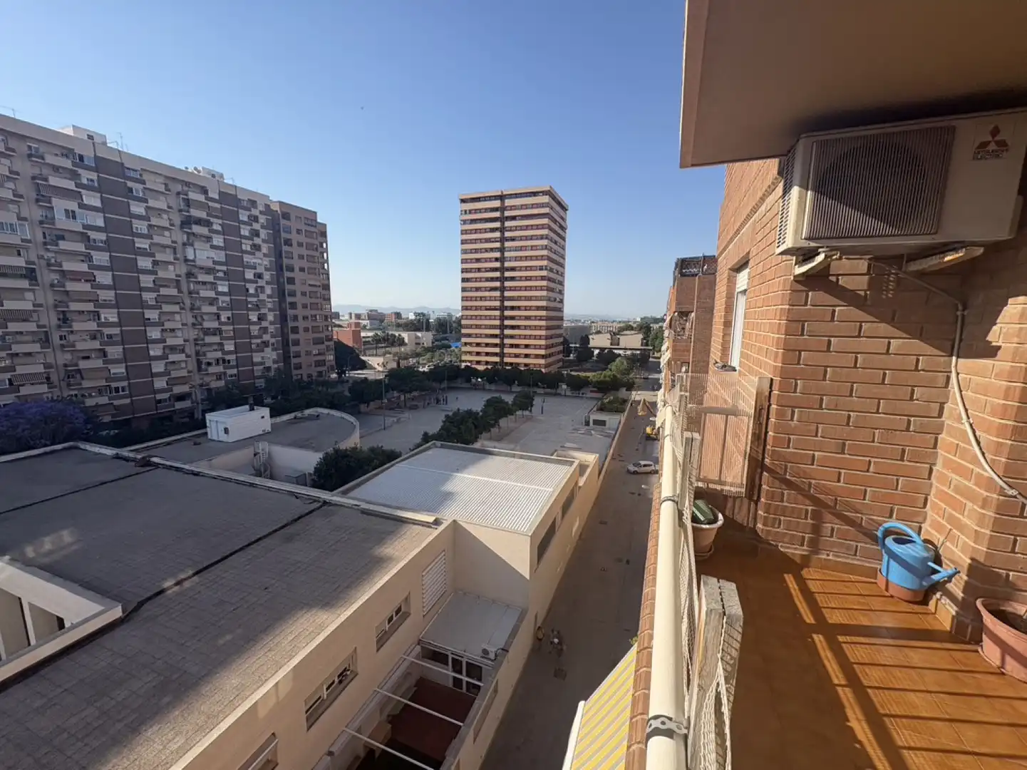 Außenansicht von Wohnung zum Verkauf in Valencia mit Heizung, Abstellraum und Balkon