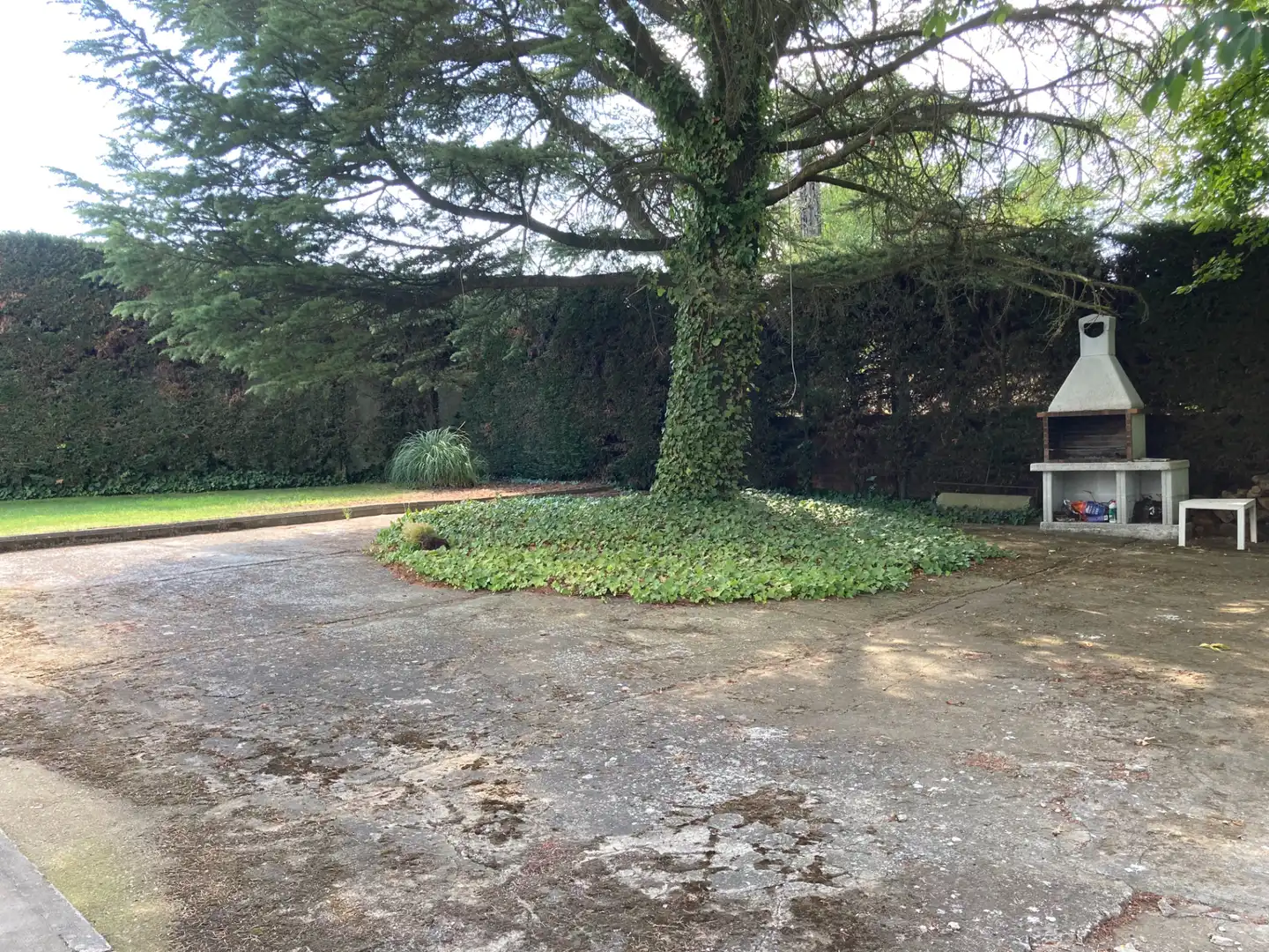 Parking de Casa o chalet en venta en León Capital  con Calefacción, Jardín privado y Horno