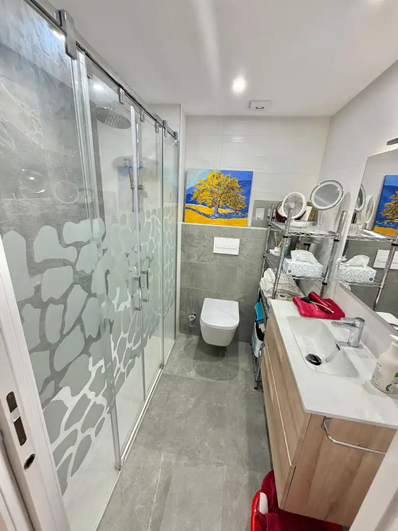 Badezimmer von Wohnung zur Miete in Valencia mit Klimaanlage, Heizung und Möbliert