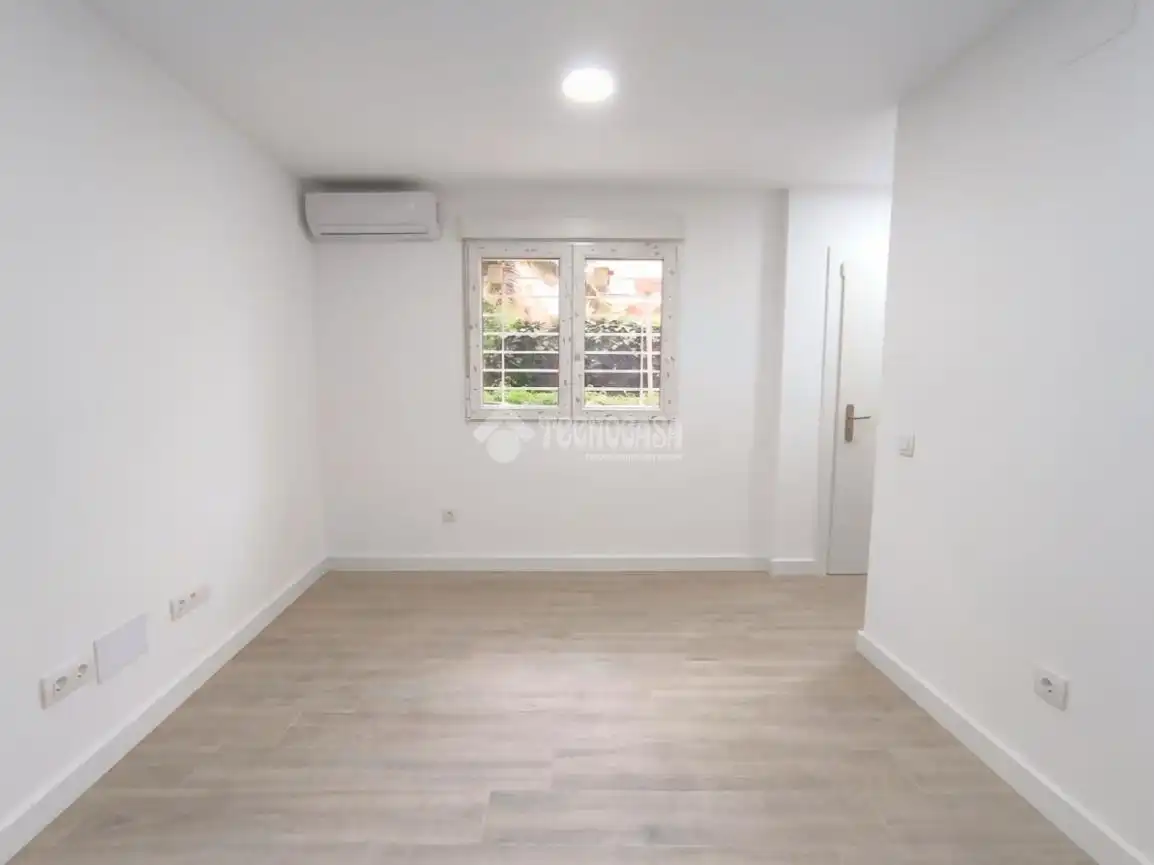 Bedroom of Flat for sale in Alcalá de Henares  with Air Conditioner