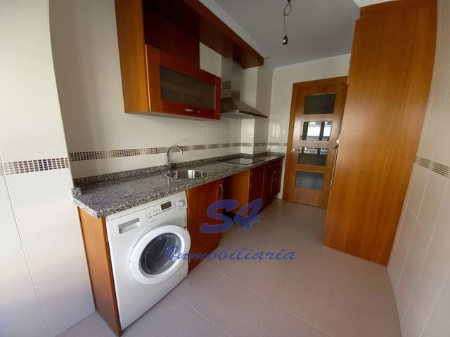 Piso en Venta en Calle Hermanos Felgueroso en La Pola Siero