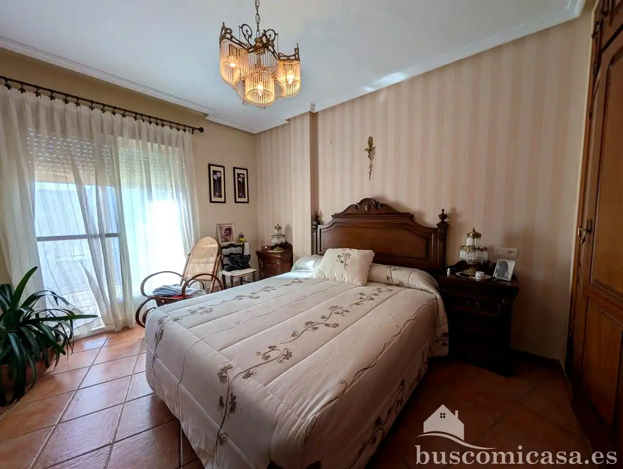 Dormitori de Casa o xalet en venda en Linares amb Aire condicionat, Calefacció i Jardí privat