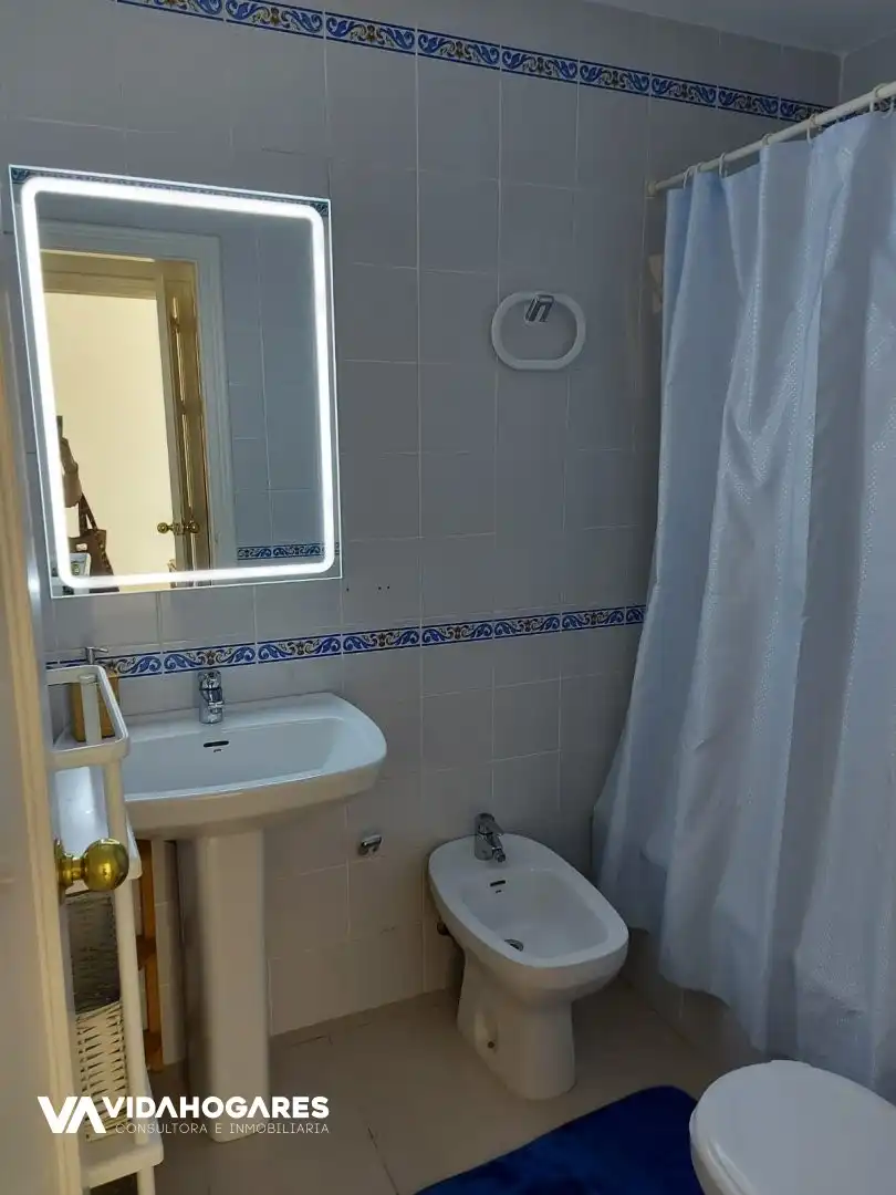 Baño de Piso en venta en Rota con Terraza, Piscina y Piscina comunitaria