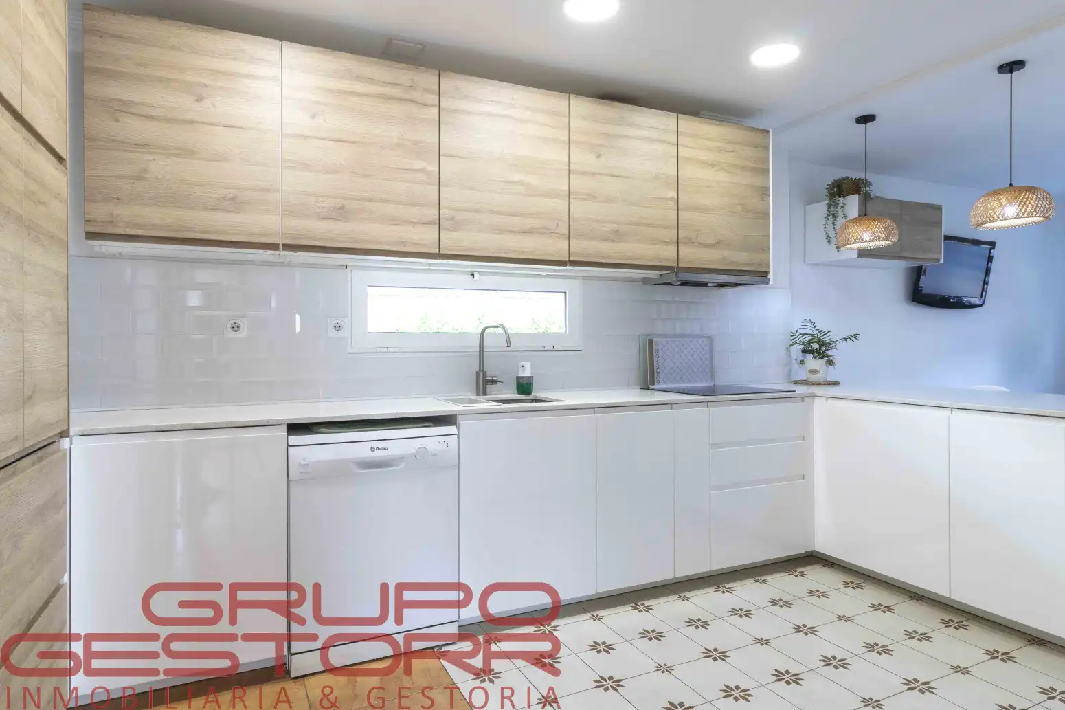 Cuina de Casa o xalet en venda en Torrent amb Jardí privat, Terrassa i Traster