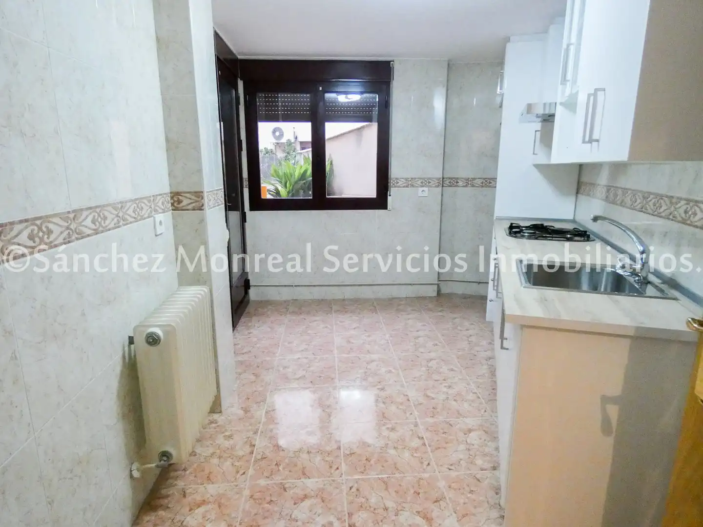 Kitchen of Flat for sale in Alcázar de San Juan  with Air Conditioner, Heating and Parquet flooring