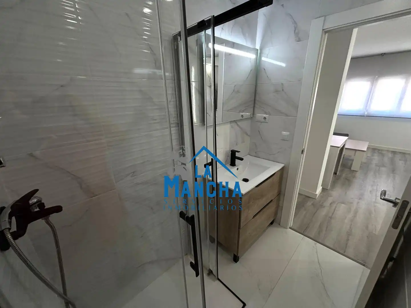 Bathroom of Flat for sale in Albacete  with Air Conditioner, Heating and Furnished