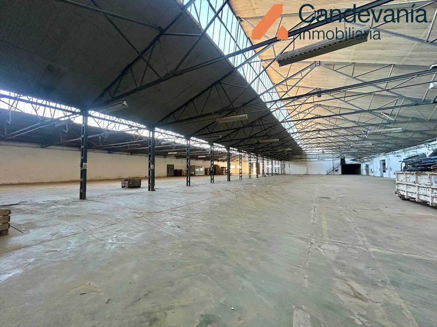 Vista exterior de Nave industrial en venta en Zuera