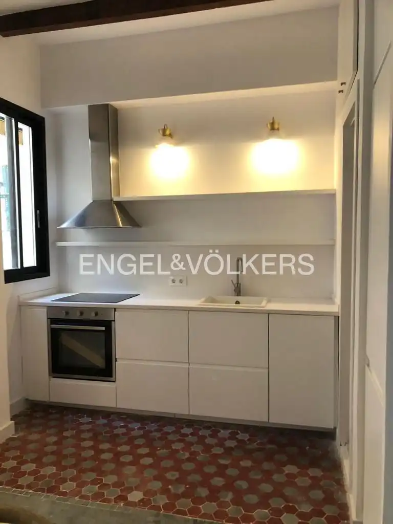 Cuina de Pis de lloguer en  Valencia Capital amb Calefacció, Terrassa i Balcó