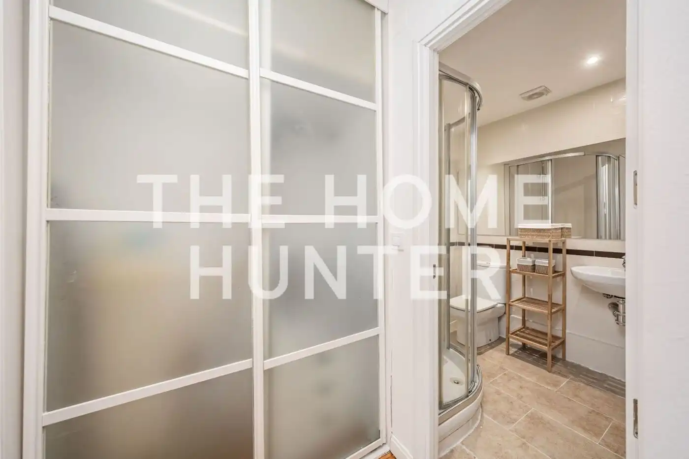 Flat for rent in Madrid  with Air Conditioner, Heating and Furnished