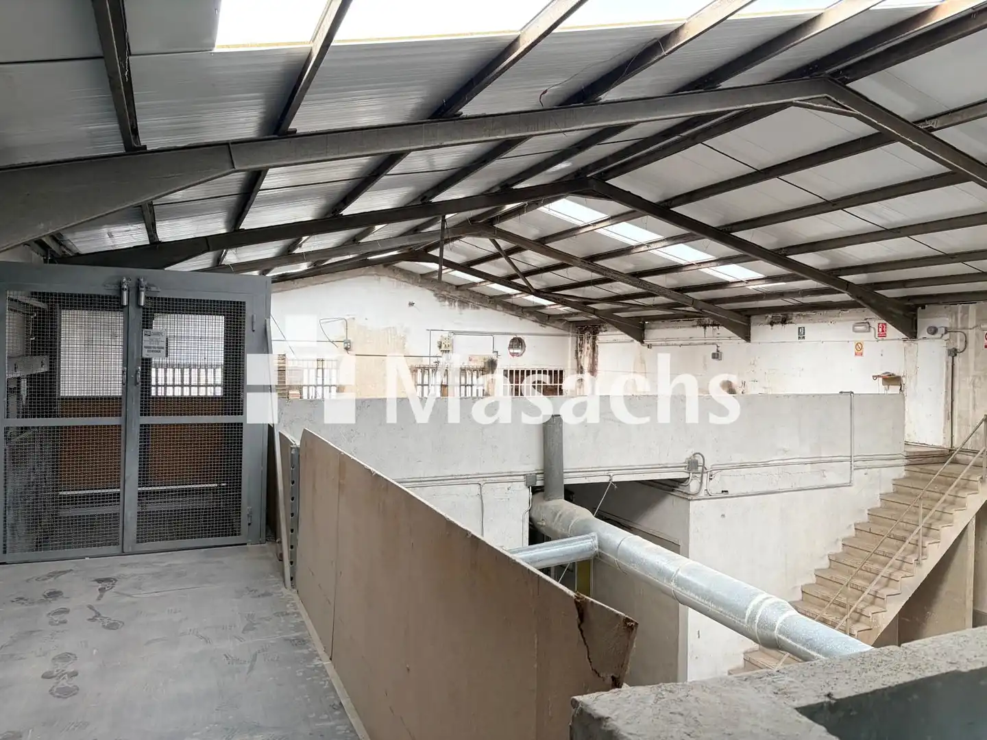 Außenansicht von Fabrikhallen zur Miete in Barberà del Vallès