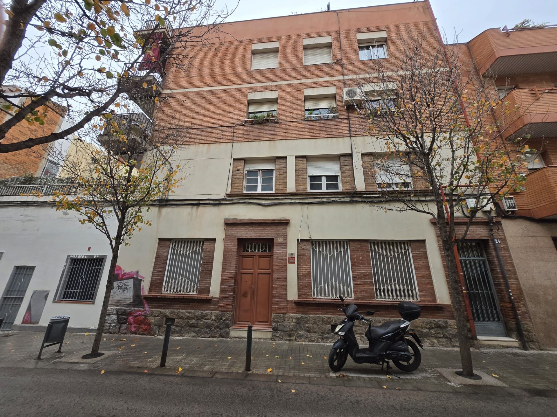 Exterior view of Flat for sale in L'Hospitalet de Llobregat  with Balcony