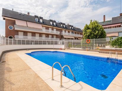 Piscina de Pis en venda en Collado Villalba amb Aire condicionat, Calefacció i Jardí privat