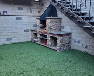 Terrasse von Einfamilien-Reihenhaus miete in Viladecavalls mit Klimaanlage, Heizung und Privatgarten