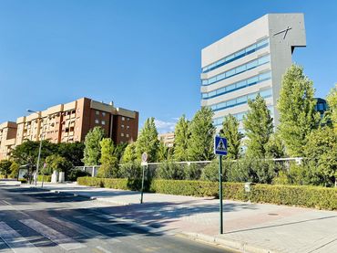 Pis amb balcó en venda a Calle Maria Teresa de Léon