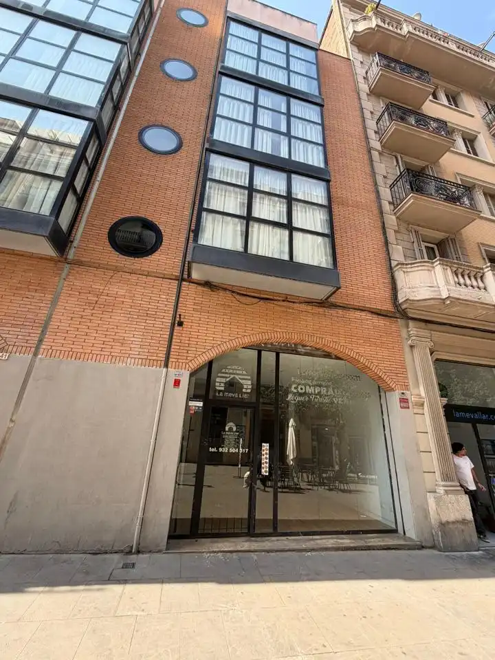 Vista exterior de Local de lloguer en Barcelona