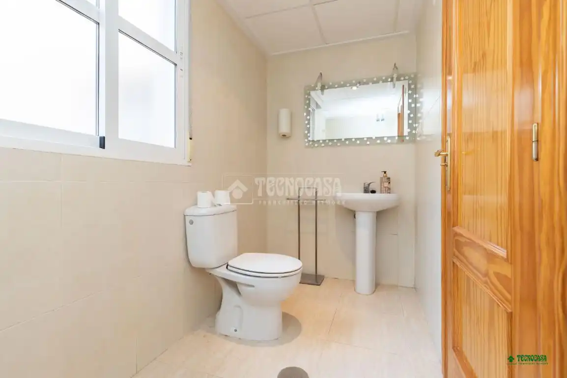 Bathroom of Attic for sale in Albox  with Air Conditioner, Heating and Balcony