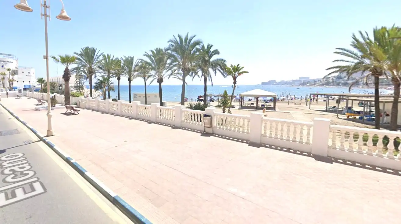 Außenansicht von Haus oder Chalet zum Verkauf in Torremolinos mit Klimaanlage, Heizung und Privatgarten
