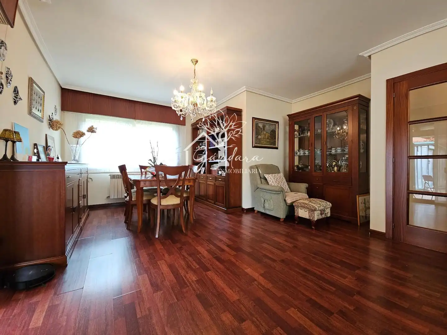 Sala d'estar de Casa o xalet en venda en Ferrol amb Calefacció, Jardí privat i Parquet