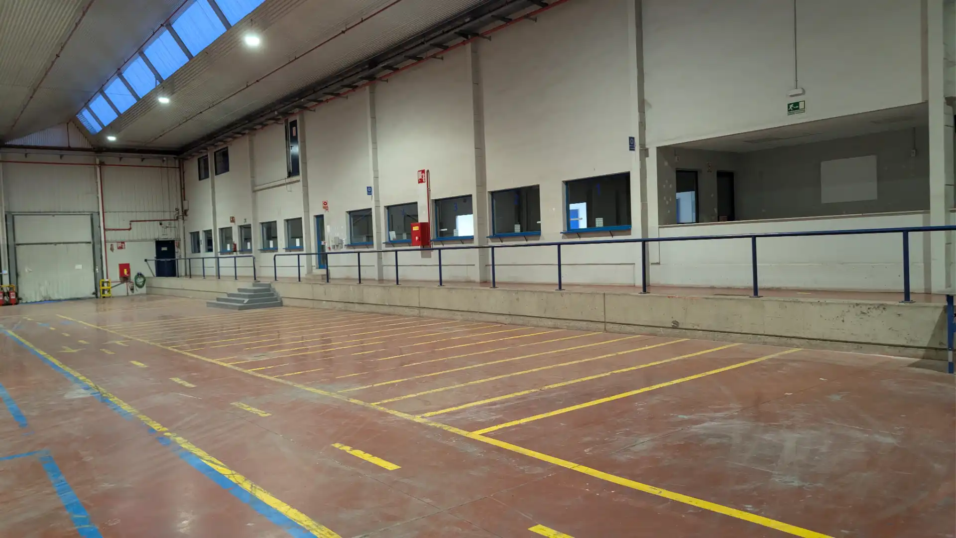 Aparcament de Nau industrial de lloguer en Zaragoza amb Calefacció i Alarma