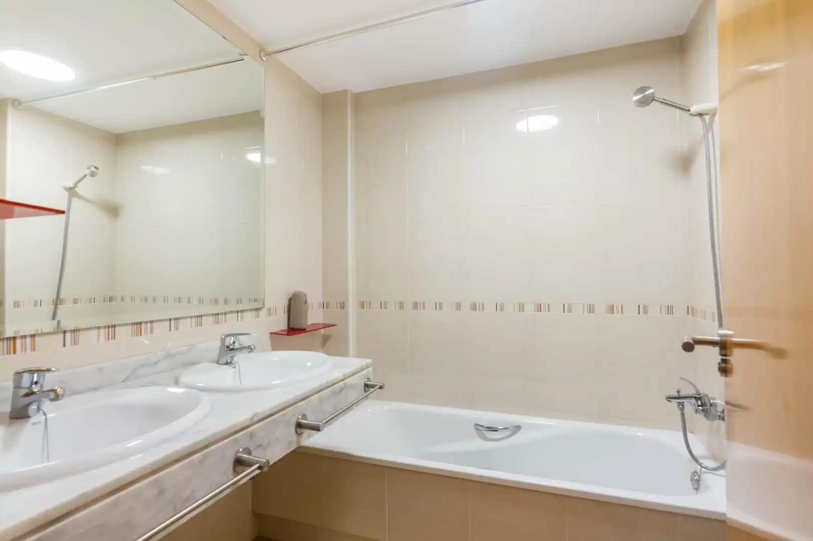Bany de Pis en venda en Murcia amb Aire condicionat, Jardí privat i Terrassa