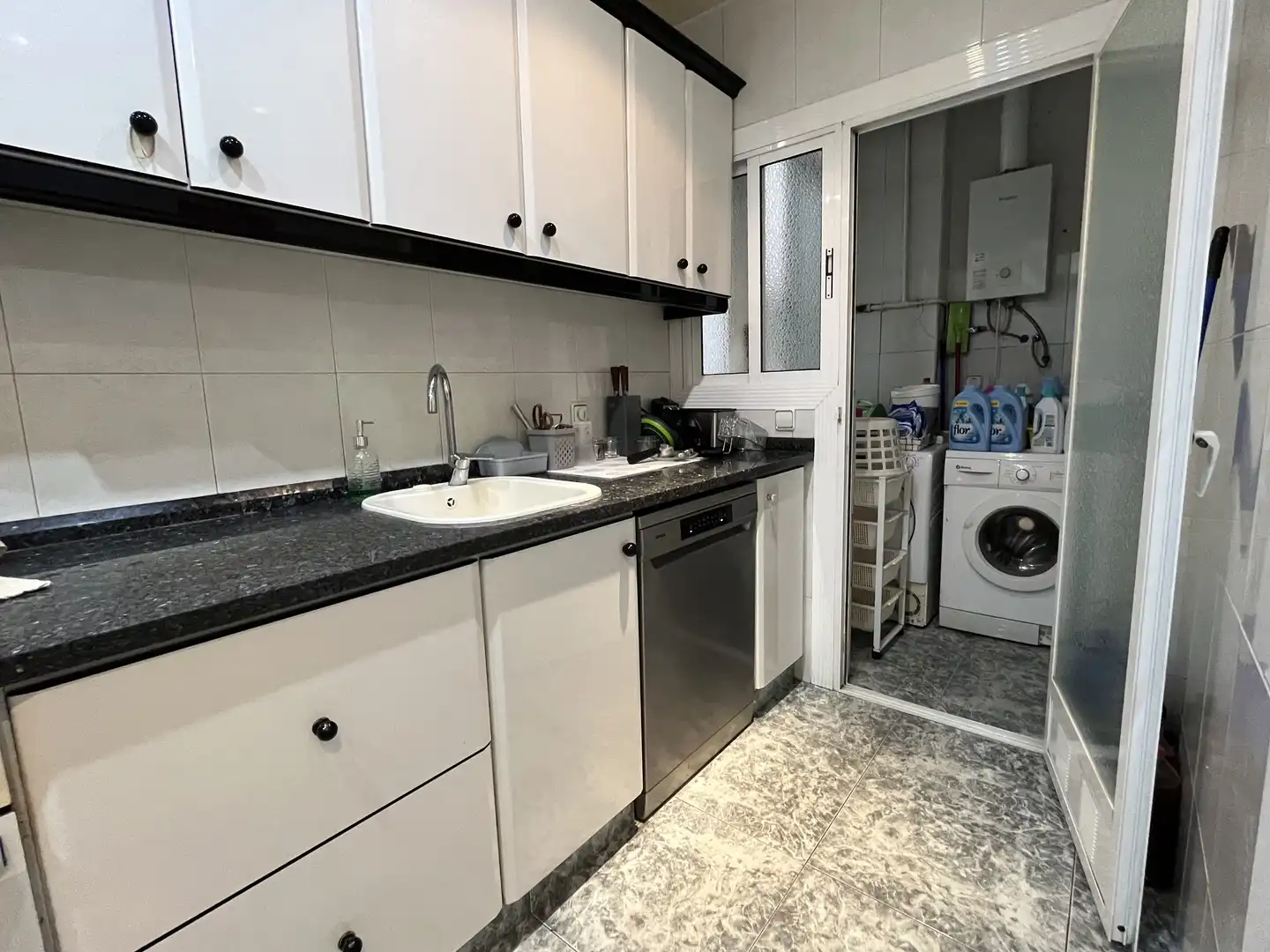 Kitchen of Flat for sale in Cornellà de Llobregat  with Heating and Swimming Pool