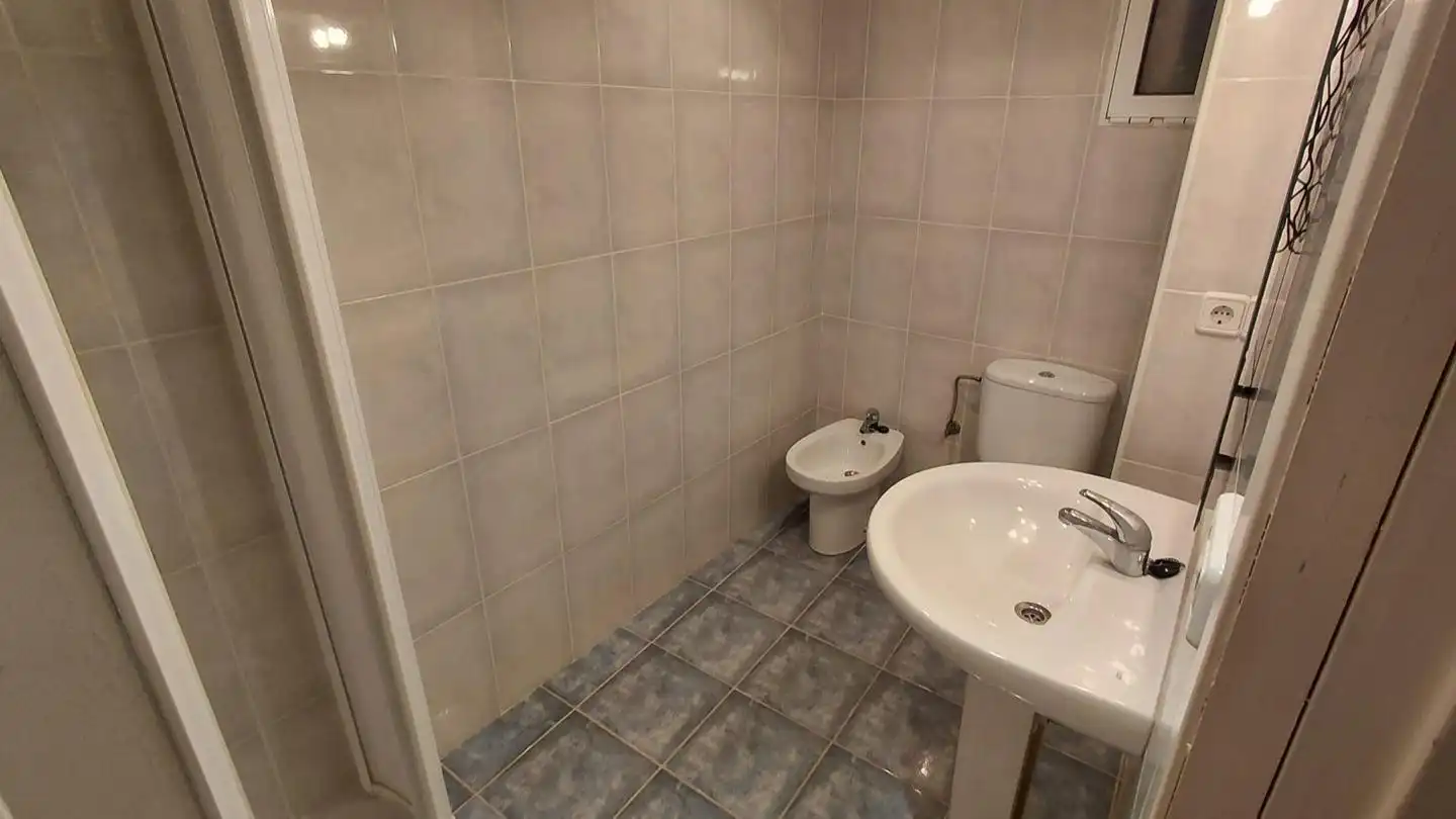 Baño de Apartamento en venta en Cullera con Terraza y Piscina comunitaria