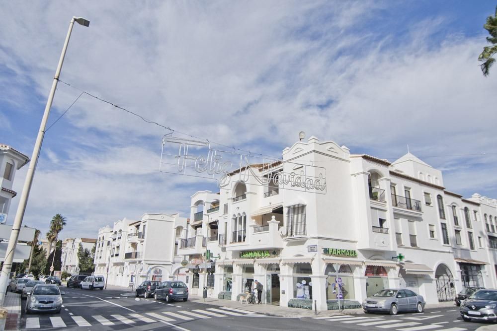 Vista exterior de Pis en venda en Motril amb Jardí privat, Terrassa i Balcó