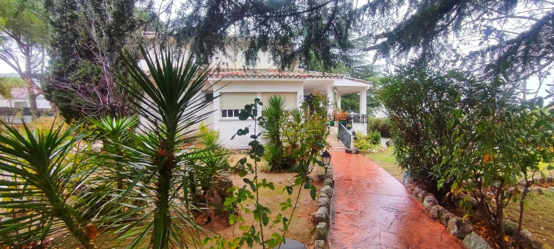 Außenansicht von Haus oder Chalet zum Verkauf in Moralzarzal mit Heizung, Privatgarten und Terrasse