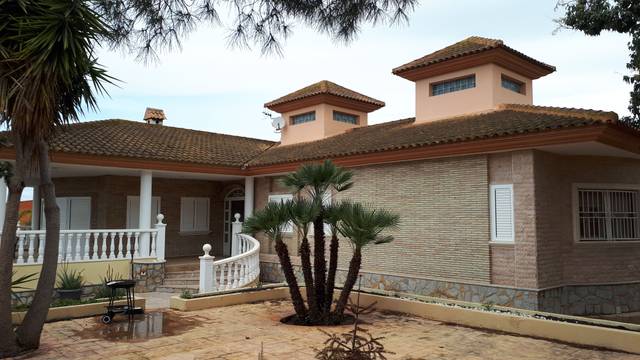 Casa-chalet en Venta en La Alcayna