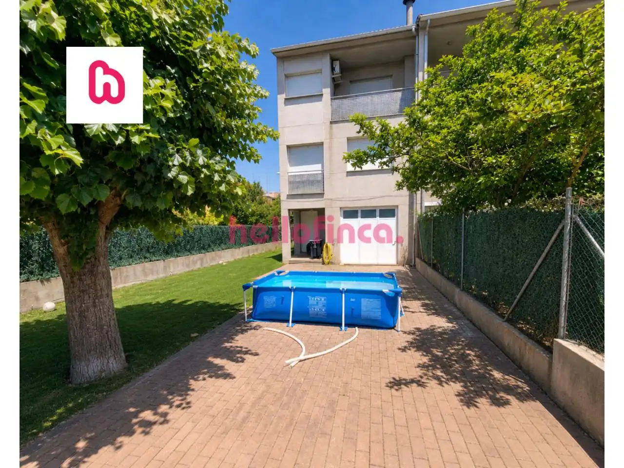 Piscina de Casa adosada en venda en La Roca del Vallès, Barcelona