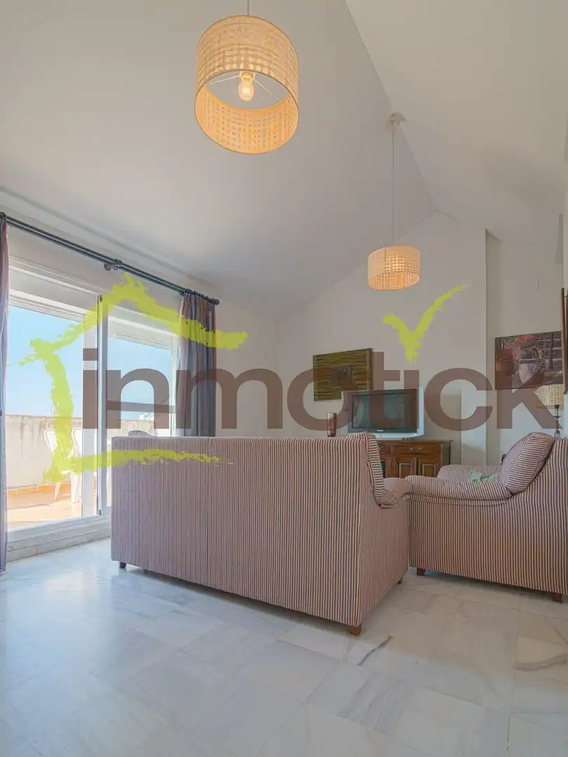 Sala d'estar de Àtic de lloguer en El Portil amb Aire condicionat, Terrassa i Moblat