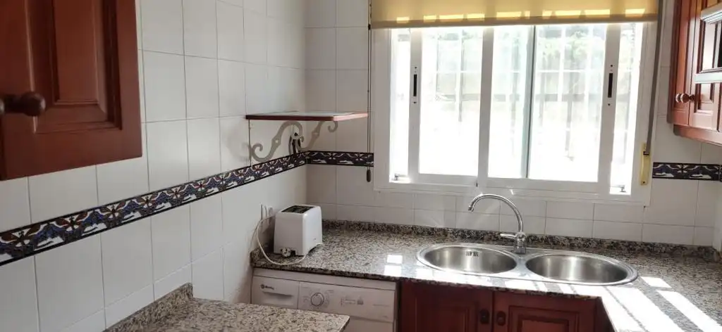 Cocina de Apartamento de alquiler en Chiclana de la Frontera con Aire acondicionado, Amueblado y Horno