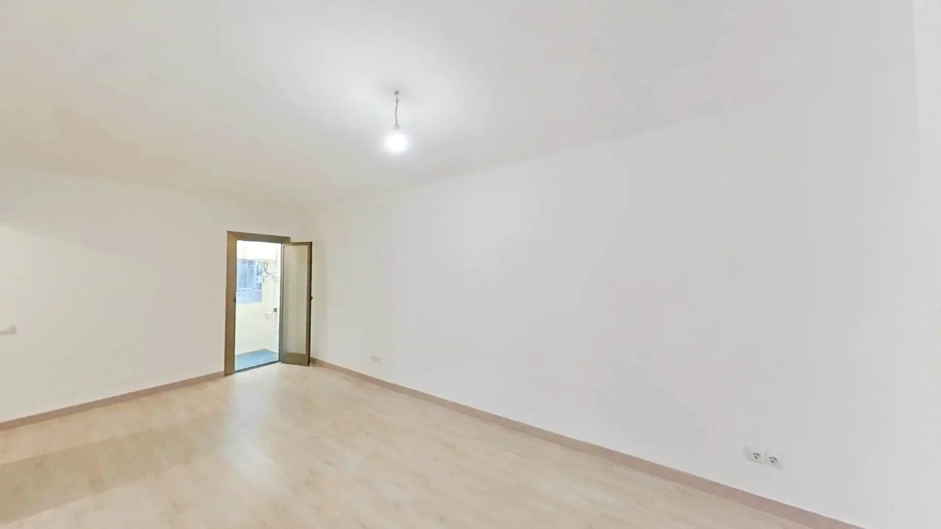 Flat for rent in Llefià