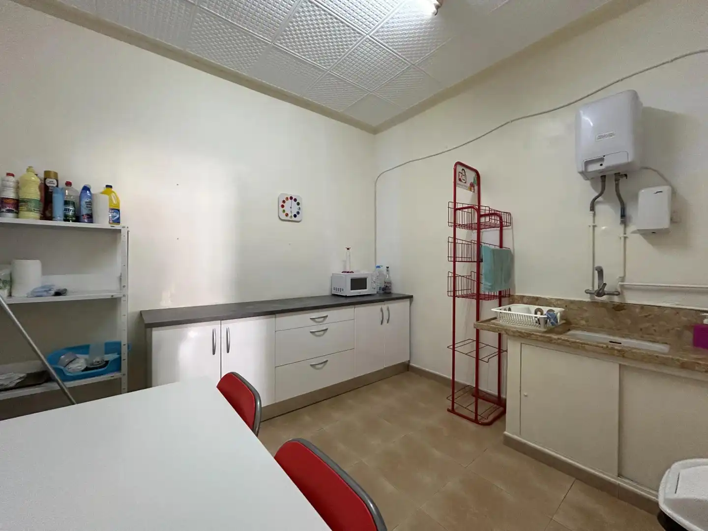 Local comercial en alquiler en Avenida REYES CATOLICOS, imagen 6
