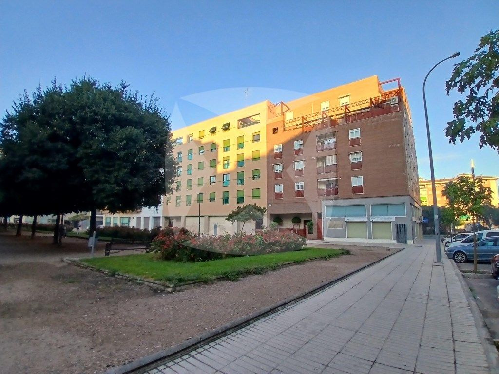 Exterior view of Flat to rent in Badajoz Capital  with Air Conditioner and Furnished