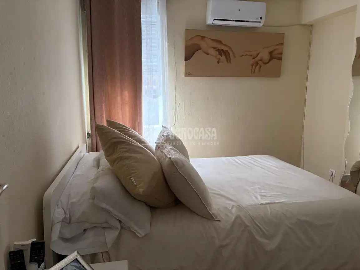 Bedroom of Flat for sale in Sevilla  with Air Conditioner