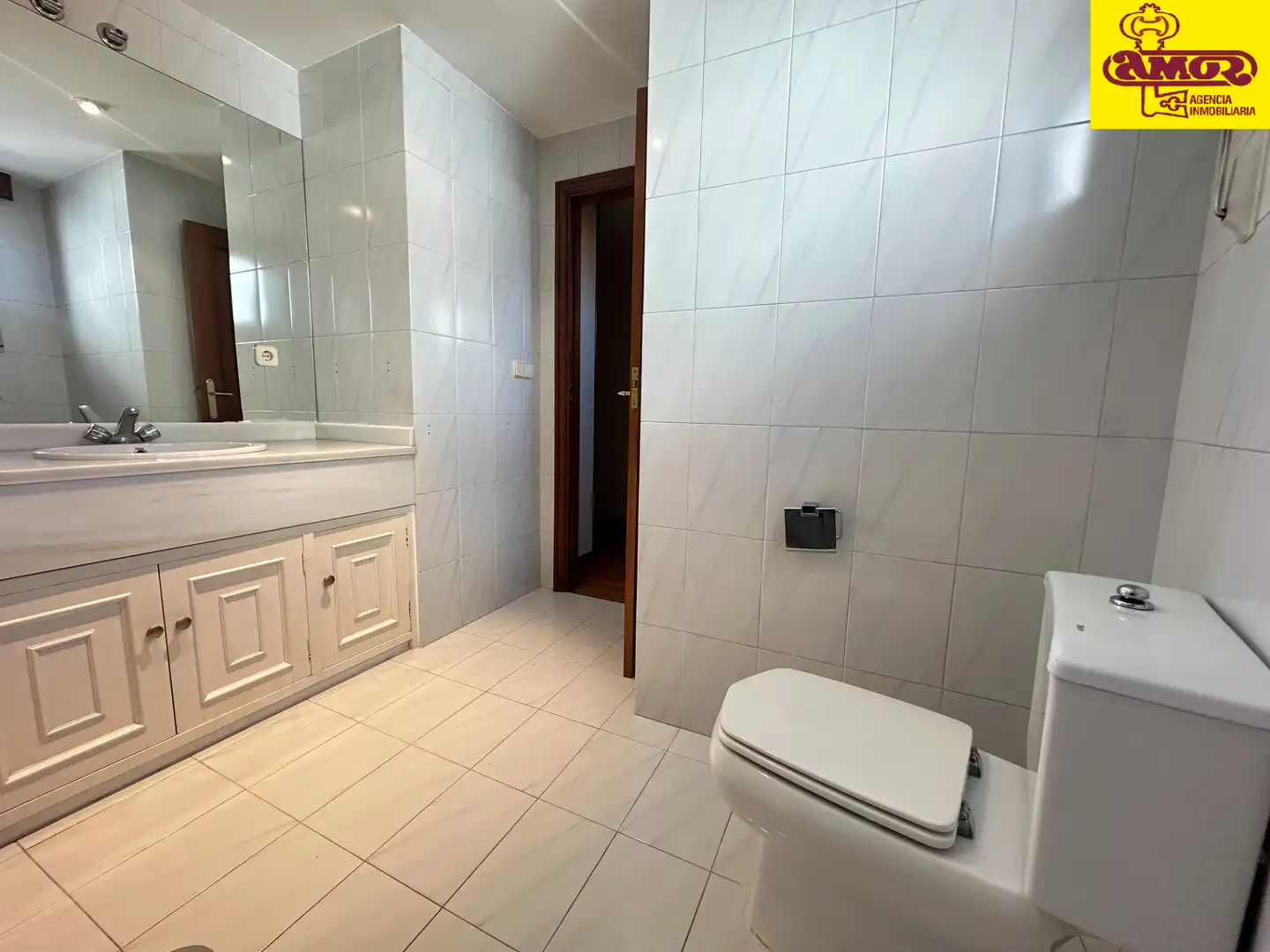Baño de Piso en venta en Santiago de Compostela  con Calefacción, Terraza y Trastero