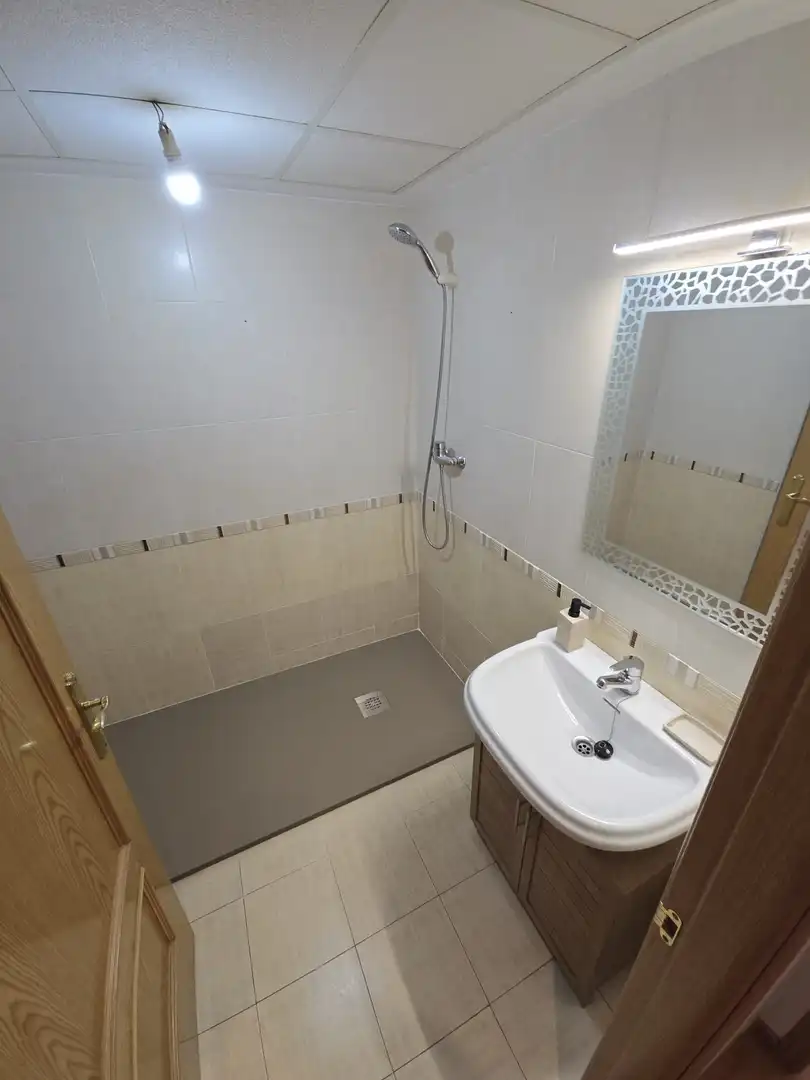 Bathroom of Flat for rent in Cáceres  with Air Conditioner, Heating and Terrace